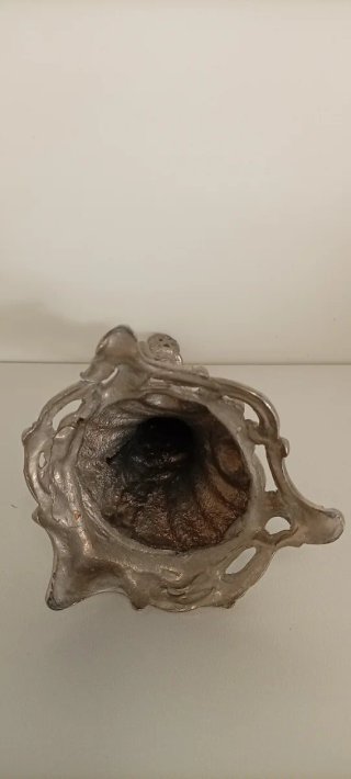 PORTAVELAS DECORATIVO DE LATÓN FIGURA DE NIÑO