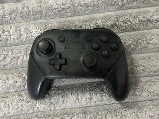 Mando Pro Nintendo Switch Negro