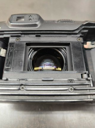 Nikon Zoom 700 VR Cámara Analógica Negra