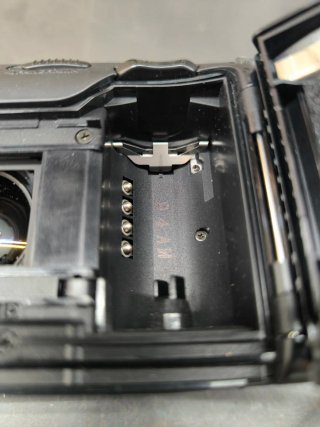 Nikon Zoom 700 VR Cámara Analógica Negra