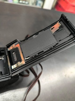 Nikon Zoom 700 VR Cámara Analógica Negra