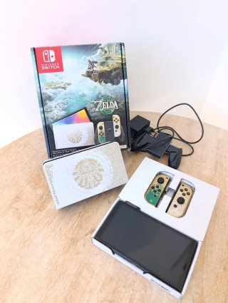 Nintendo Switch OLED The Legend of Zelda