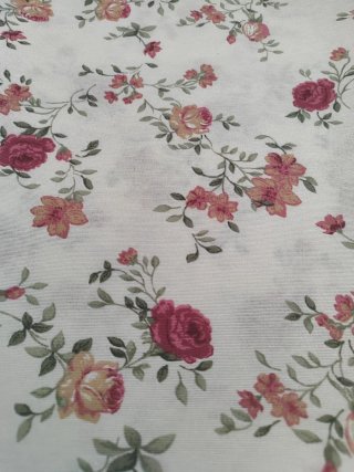 Tela loneta estampada rosas