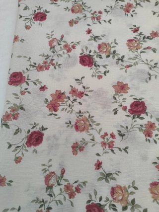 Tela loneta estampada rosas