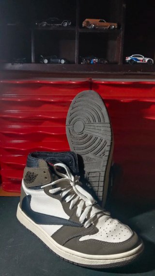 Nike Jordan 1 Retro High Travis Scott