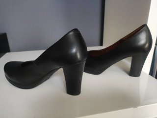 Zapatos de tacón negros