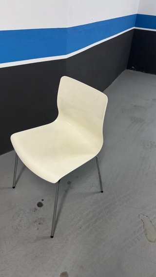 4 Sillas de exterior beige