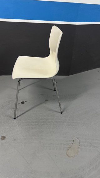 4 Sillas de exterior beige