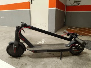 Patinete Xiaomi + cargador + 2 ruedas