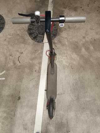 Patinete Xiaomi + cargador + 2 ruedas