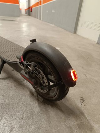 Patinete Xiaomi + cargador + 2 ruedas