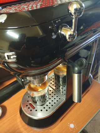 Cafetera SMEG Negra