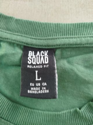 Camiseta verde con logo