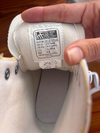 Patines blancos 4 ruedas T31