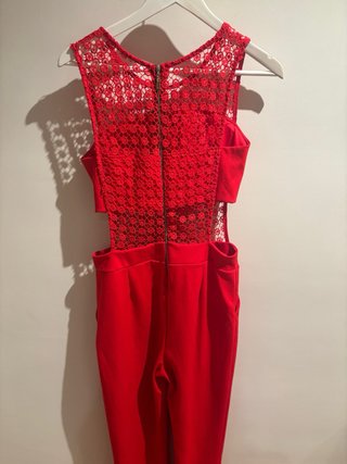 Mono rojo evento encaje talla 36