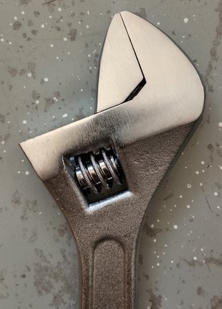 Llave ajuntable 12"+Tenaza apertura multiple 10"