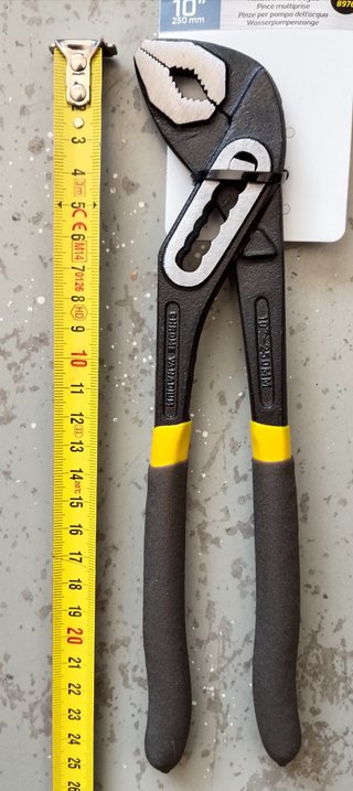Llave ajuntable 12"+Tenaza apertura multiple 10"