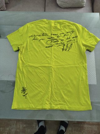 Camiseta Bershka amarilla talla L