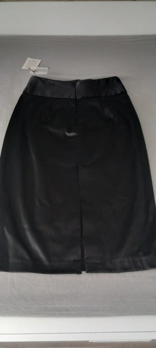Conjunto Saten Top y Falda Negro