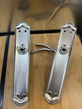 Amig – Juego de Manillas con Placa para Puerta