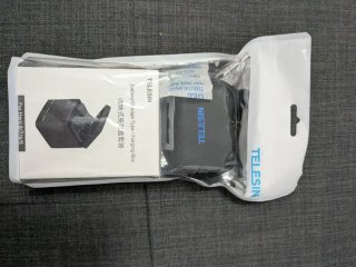 2 Batterie TELESIN + Caricatore 899789