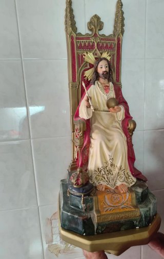 Sagrado Corazón de Jesús sentado