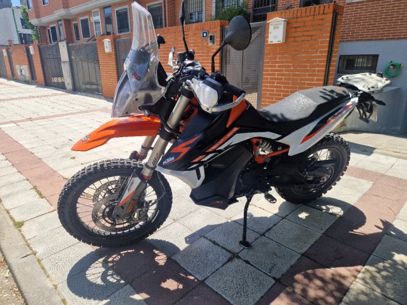 KTM 890 Adventure R, lista para arrancar y disfrut