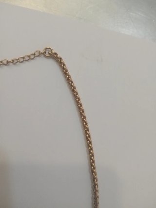 Cadena chapada en oro
