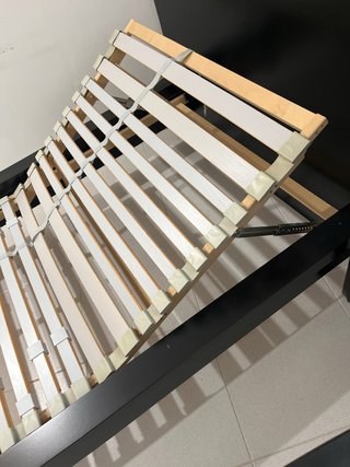 Cama y somier articul individual Malm negra 90x200