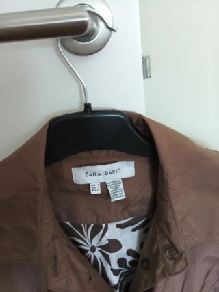 Gabardina Zara Basic Marrón