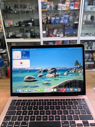 MacBook Air M1 13” 8GB RAM 256GB SSD