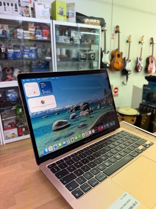 MacBook Air M1 13” 8GB RAM 256GB SSD
