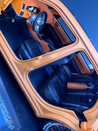 Chrysler 300C Norev 1:18 Parotech