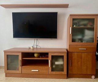 Mueble de salón madera y cristal