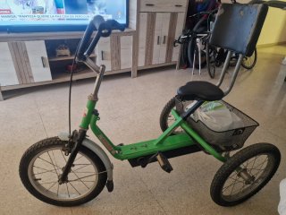 Triciclo infantil verde