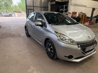 Peugeot 208 2014