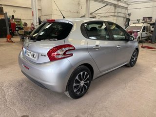 Peugeot 208 2014