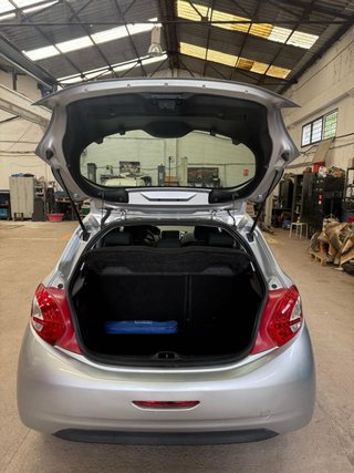 Peugeot 208 2014