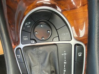 Mercedes-Benz  SL 2010
