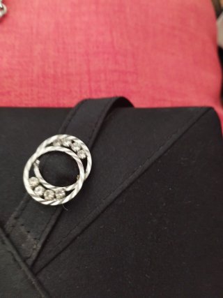 Bolso de mano vintage negro con cadena