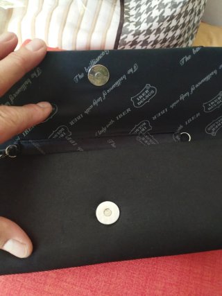 Bolso de mano vintage negro con cadena
