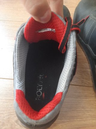 Zapatos de seguridad U Power negros y rojos