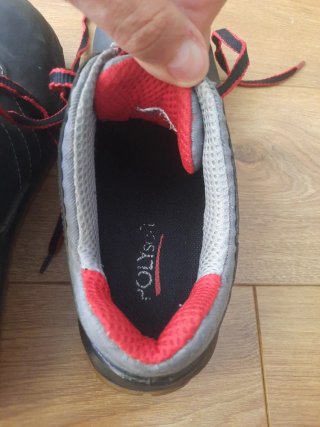 Zapatos de seguridad U Power negros y rojos