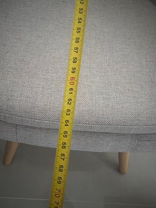 Sillón de tela beige