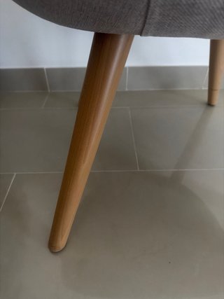 Sillón de tela beige