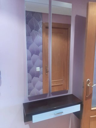 Mueble de entrada con espejo