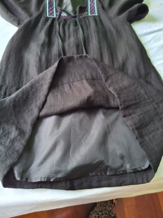 Vestido negro bordado mujer