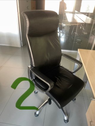 Mobili per ufficio: Sedie, tavoli e archivio