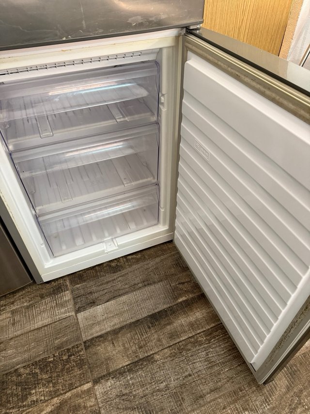 Nevera Whirlpool plateada