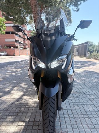 Yamaha T-max 530 DX Negra